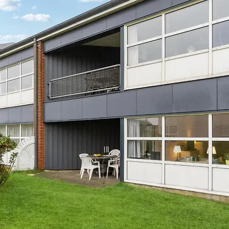 Apartment Bad, Lejl 18 *